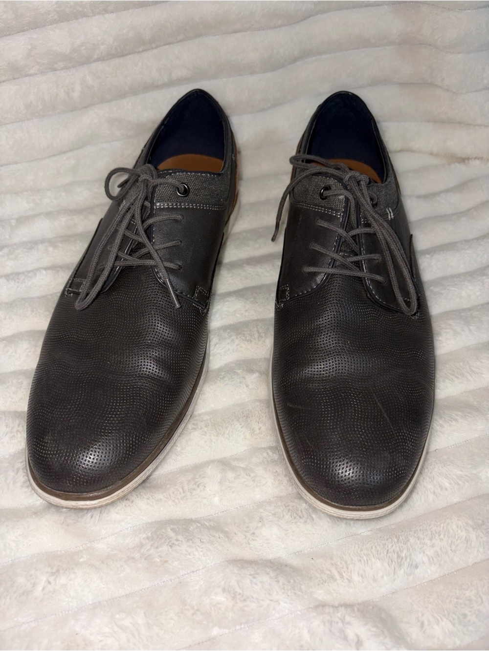 R2 Men's Perforated Lace-Up Oxfords in Charcoal Gray 10M